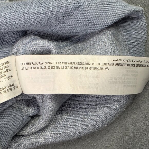 Disney Cardigan Sweater Womens Medium Blue White Snowflake Frozen Winter Holiday - Picture 12 of 13